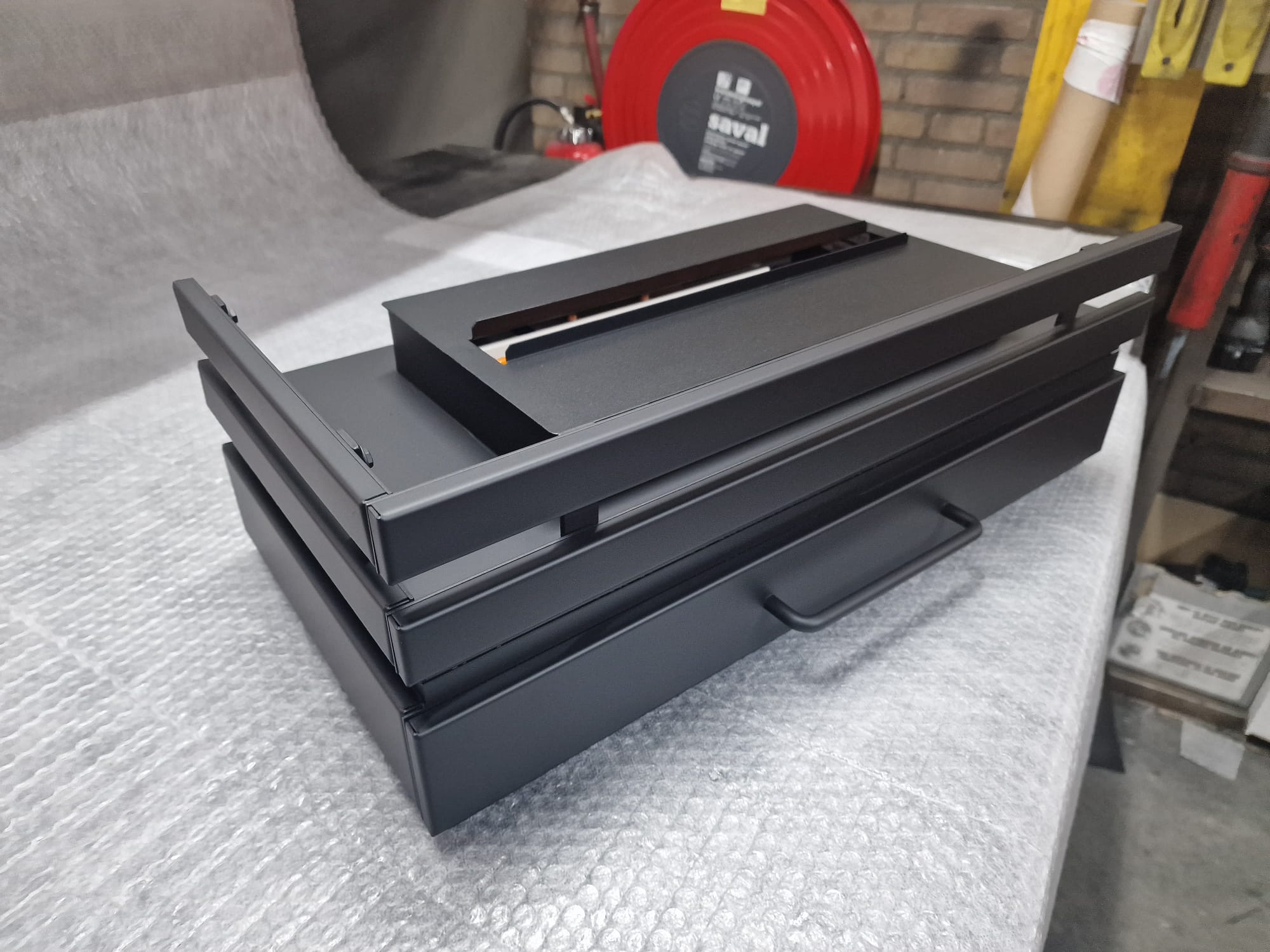 Vuurkorf Links Open Modern Met Electrische Diskette